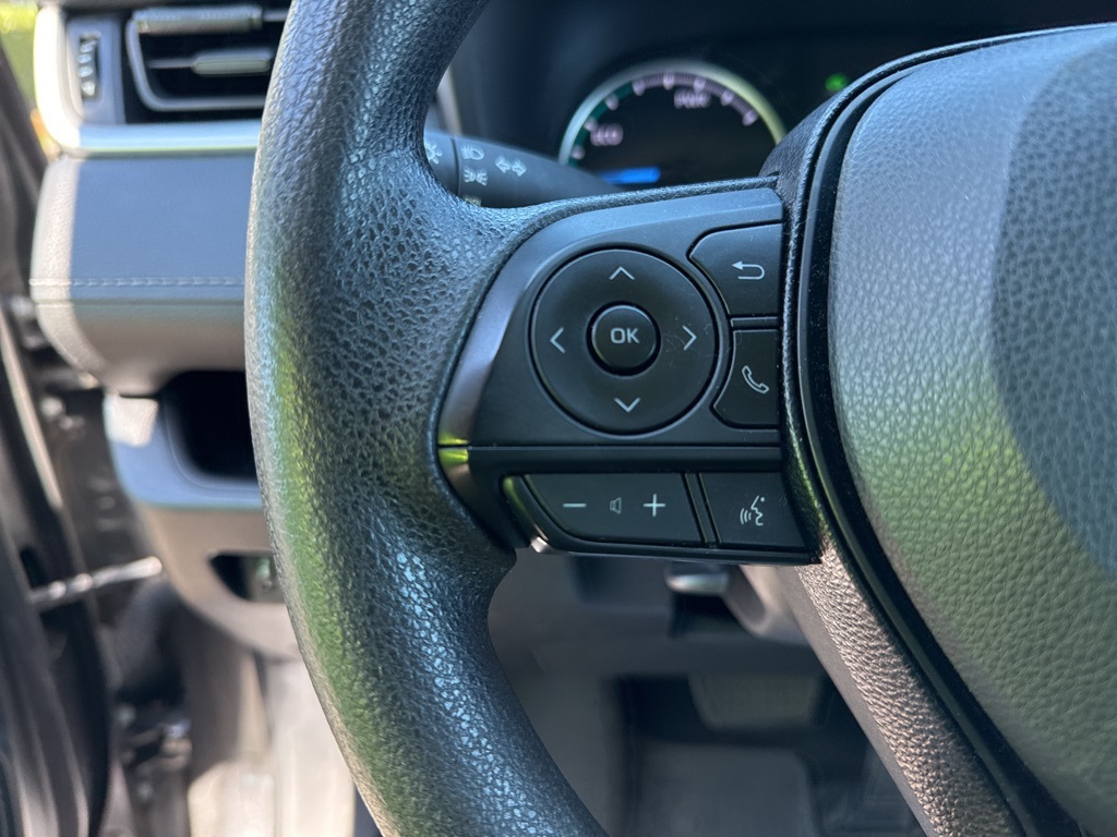 2021 Toyota RAV4 Hybrid LE photo 9