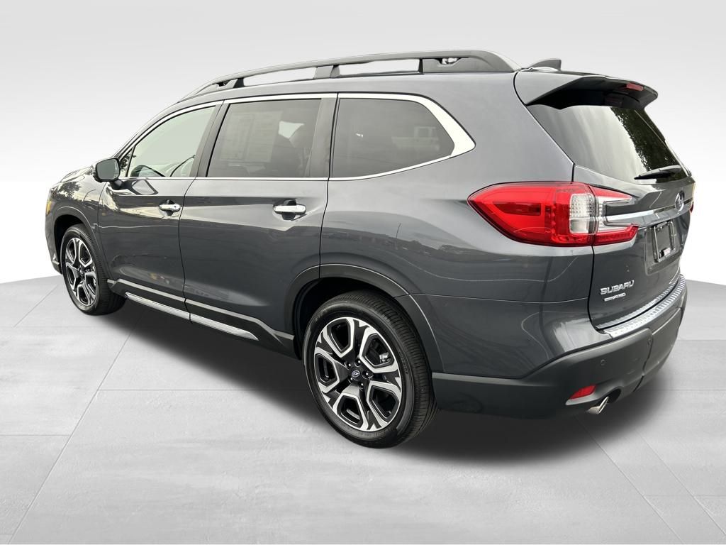 2023 Subaru Ascent Touring photo 3