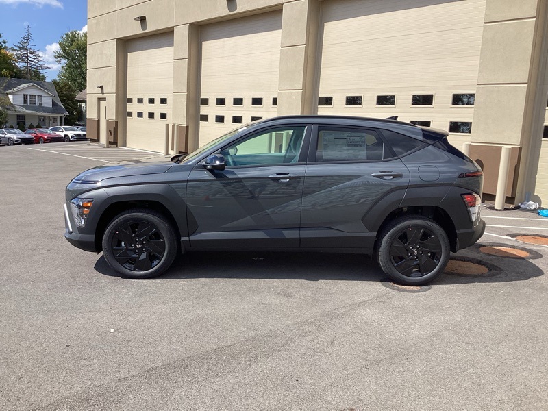 2026 Hyundai Kona SEL photo 2