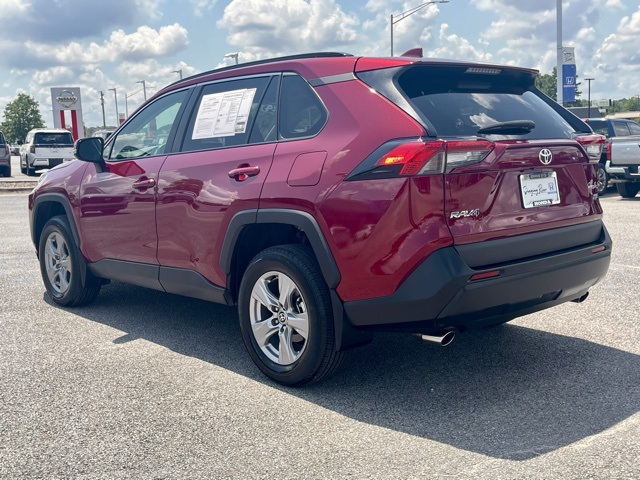 2024 Toyota RAV4 XLE photo 3