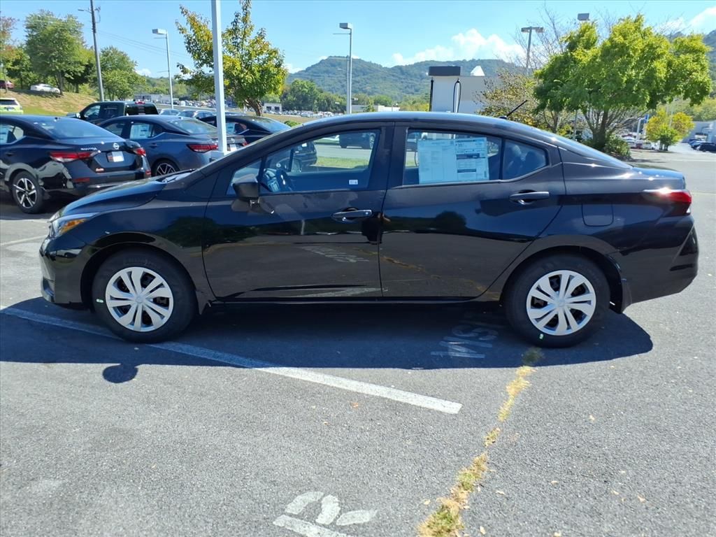 2025 Nissan Versa S photo 6