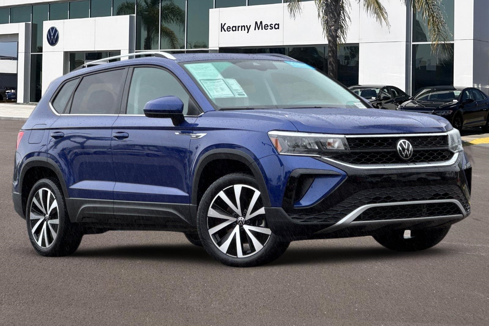 2024 Volkswagen Taos SE photo 2