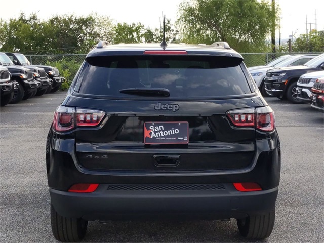 2026 Jeep Compass Latitude photo 6