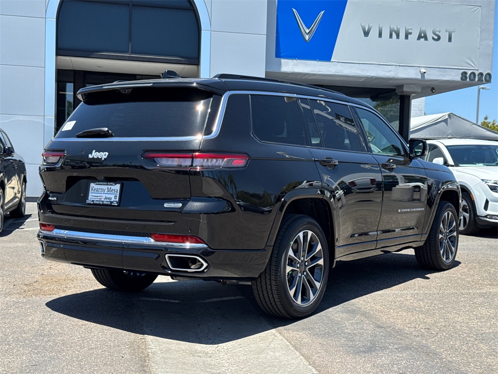 2025 Jeep Grand Cherokee Overland photo 8