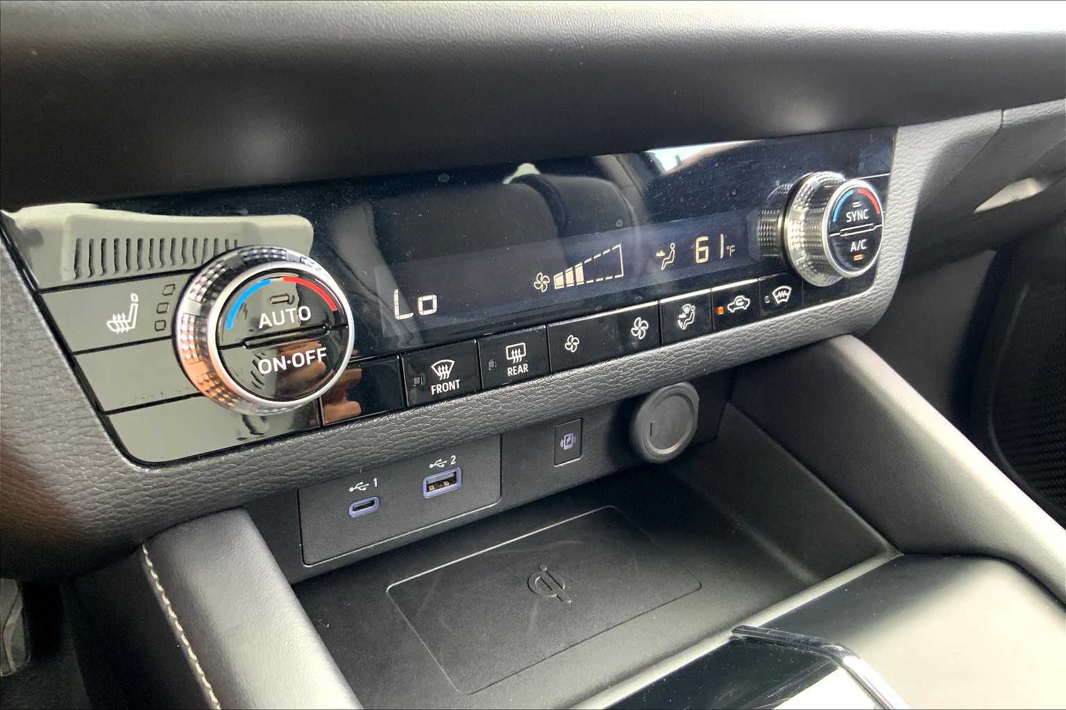 2024 Mitsubishi Outlander SE photo 25