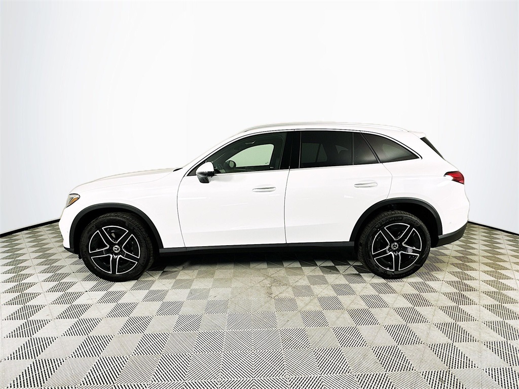 2026 Mercedes Benz GLC 300 4MATIC photo 4