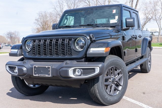 2025 Jeep Gladiator Sport S's photo