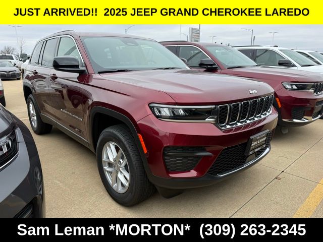 2025 Jeep Grand Cherokee Laredo's photo