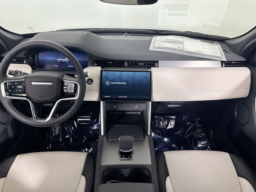 2025 Land Rover Discovery Sport SE photo 15
