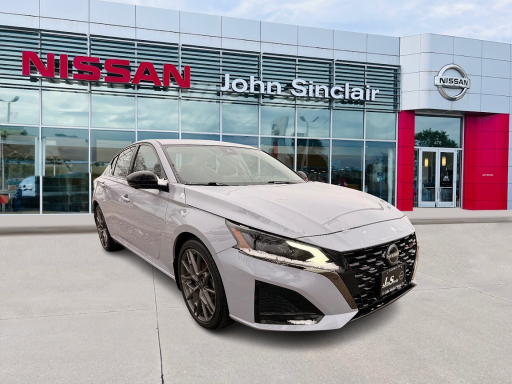 2024 Nissan Altima SR's photo