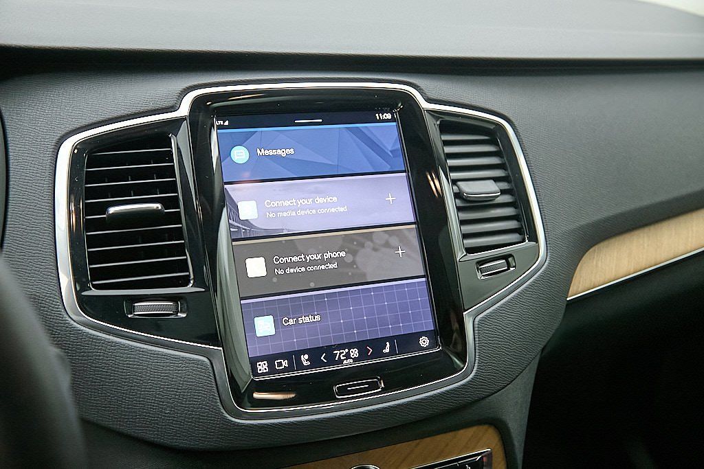 2023 VOLVO XC90 - Image 15