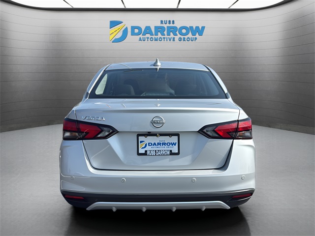 2025 Nissan Versa 1.6 SV photo 4