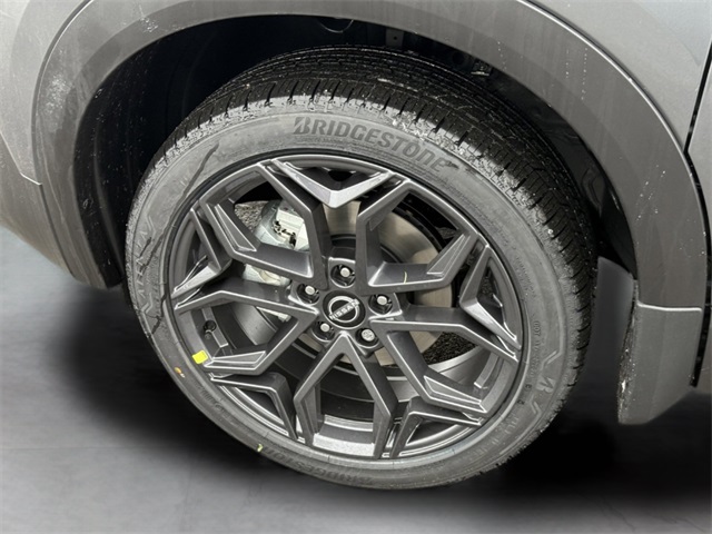 2025 Nissan Kicks SR photo 8