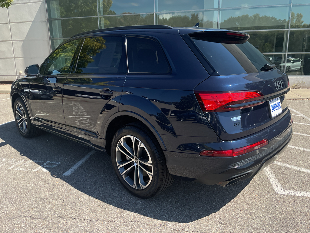 2025 Audi Q7 45 Premium Plus photo 4