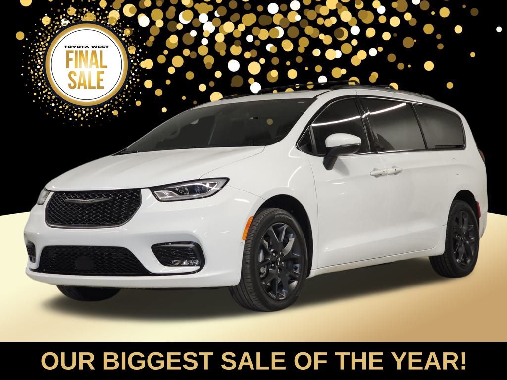 2023 Chrysler Pacifica Touring L's photo