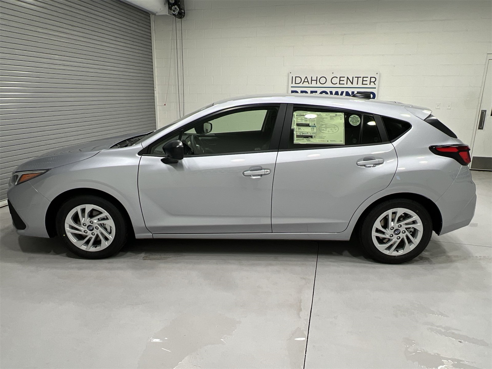 2025 Subaru Impreza Base photo 4