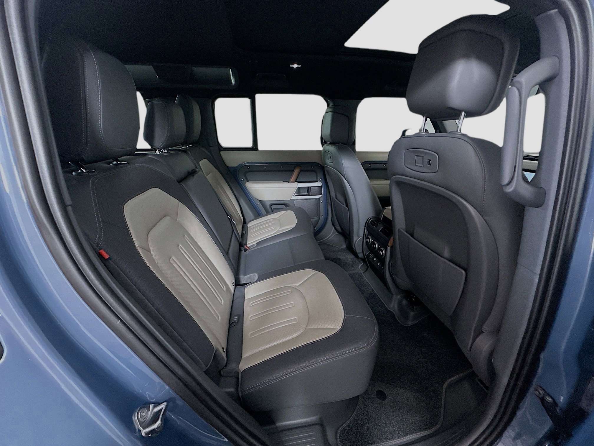 2021 Land Rover Defender X-Dynamic HSE photo 26