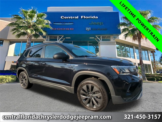 2024 Volkswagen Taos S's photo