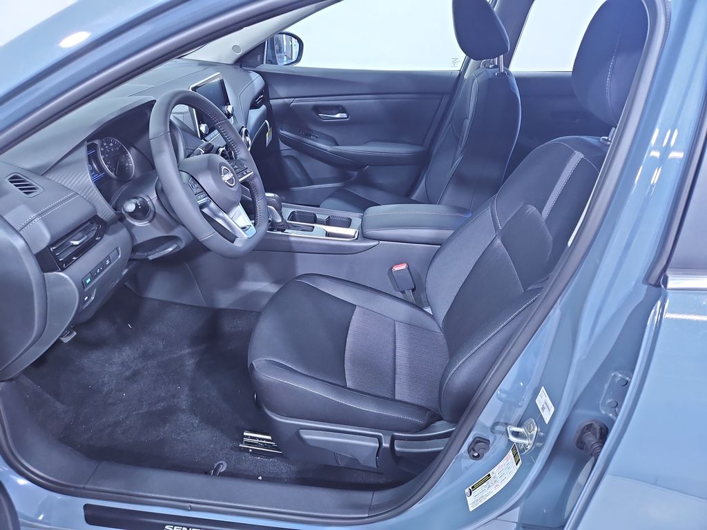2025 Nissan Sentra SV photo 9