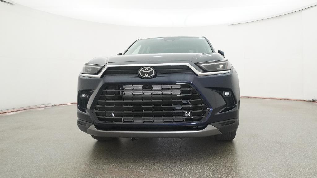 2026 Toyota Grand Highlander Platinum AWD photo 3