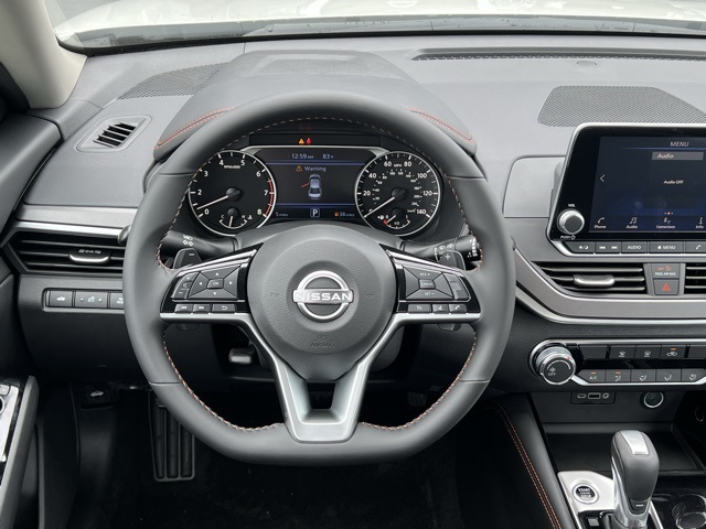 2025 Nissan Altima SR photo 16