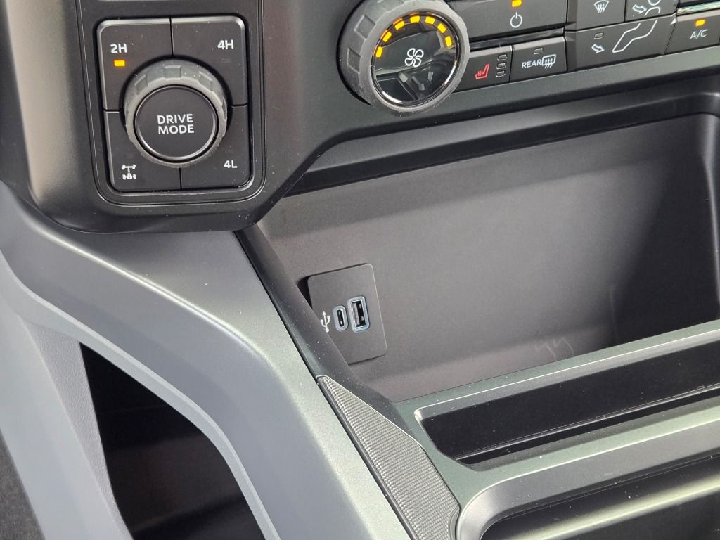 2026 Ford F-350 photo 26