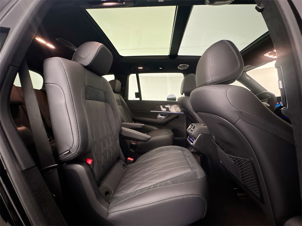 2025 Mercedes Benz GLS AMG 63 photo 25