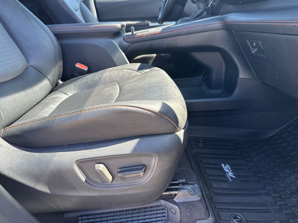 2023 Toyota Sienna XSE photo 13