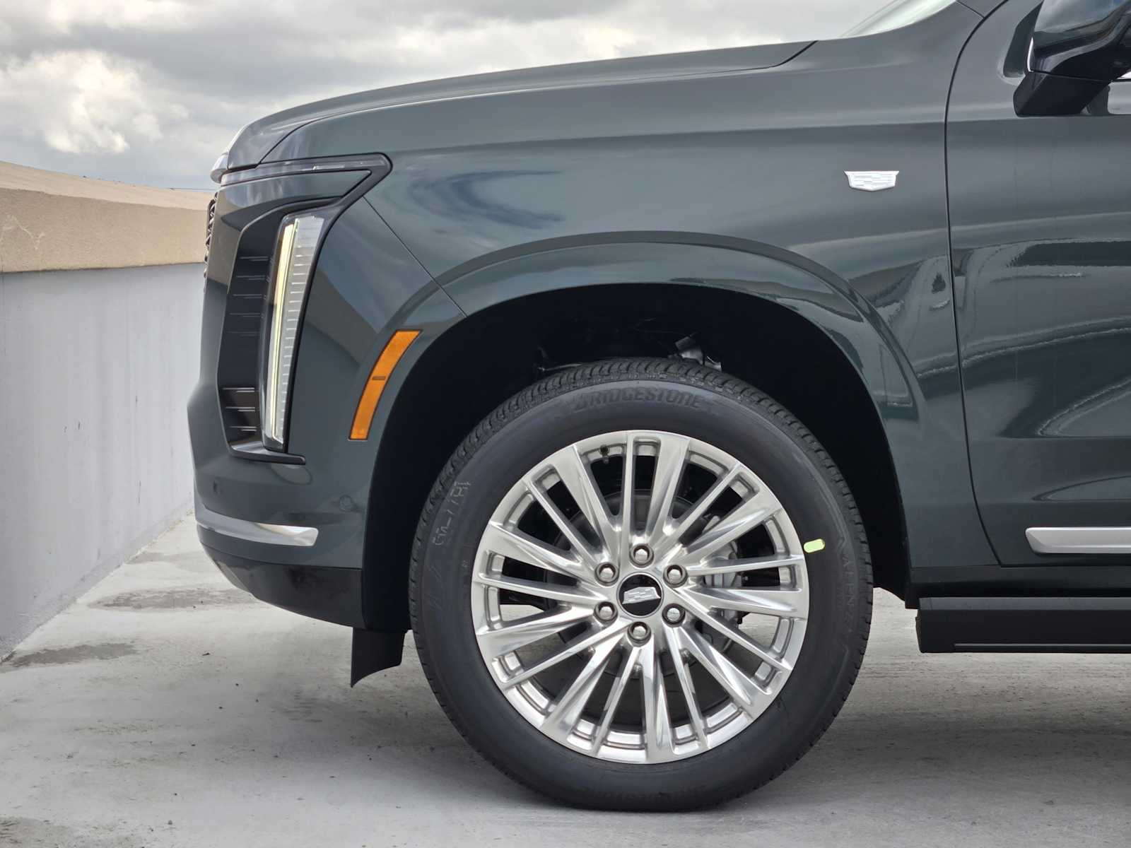 2026 Cadillac Escalade Luxury photo 4