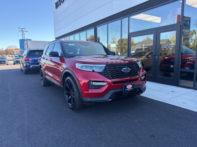 2023 Ford Explorer ST's photo