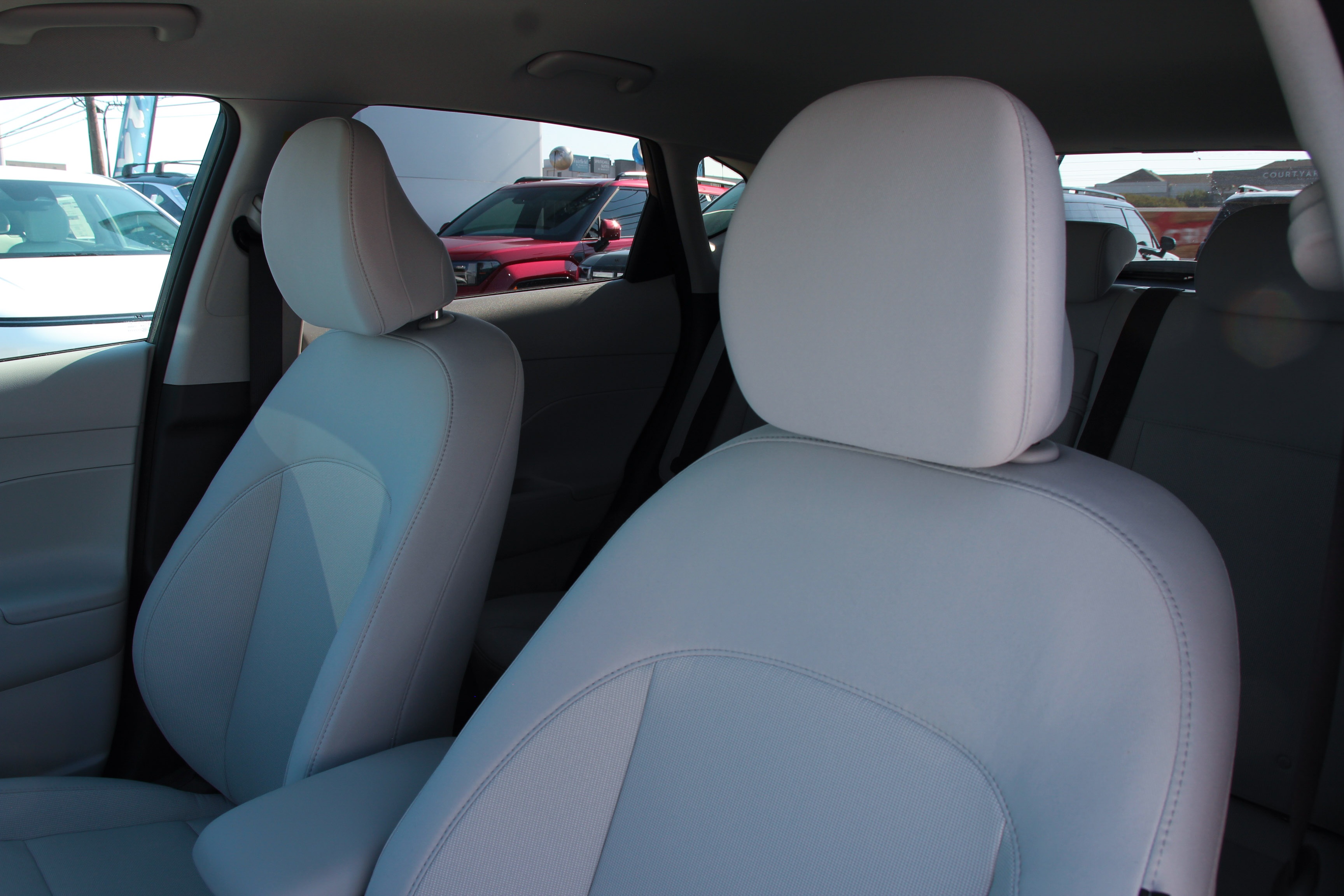 2026 Hyundai Kona SEL photo 8