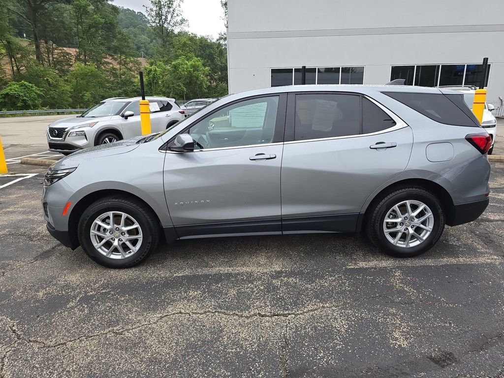 2023 Chevrolet Equinox LT photo 2