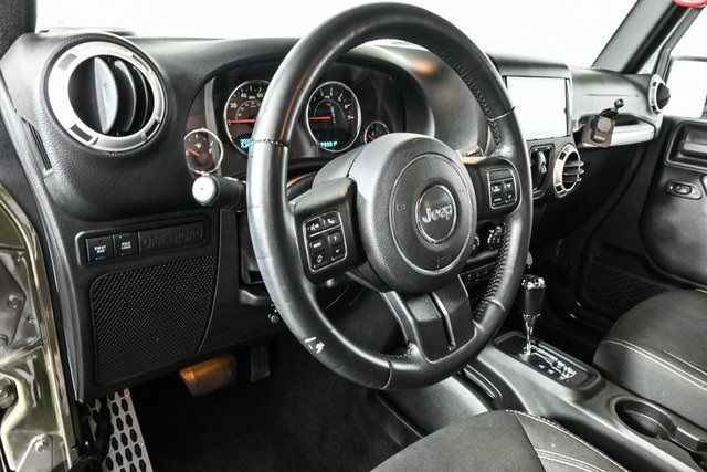 2015 Jeep Wrangler Unlimited Rubicon photo 5