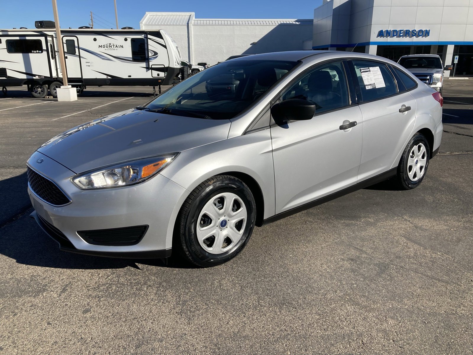 2018 Ford Focus S's photo
