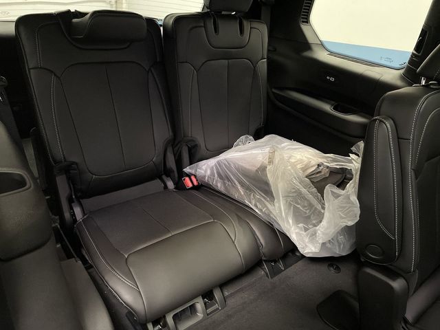 2025 Jeep Grand Cherokee Limited photo 33