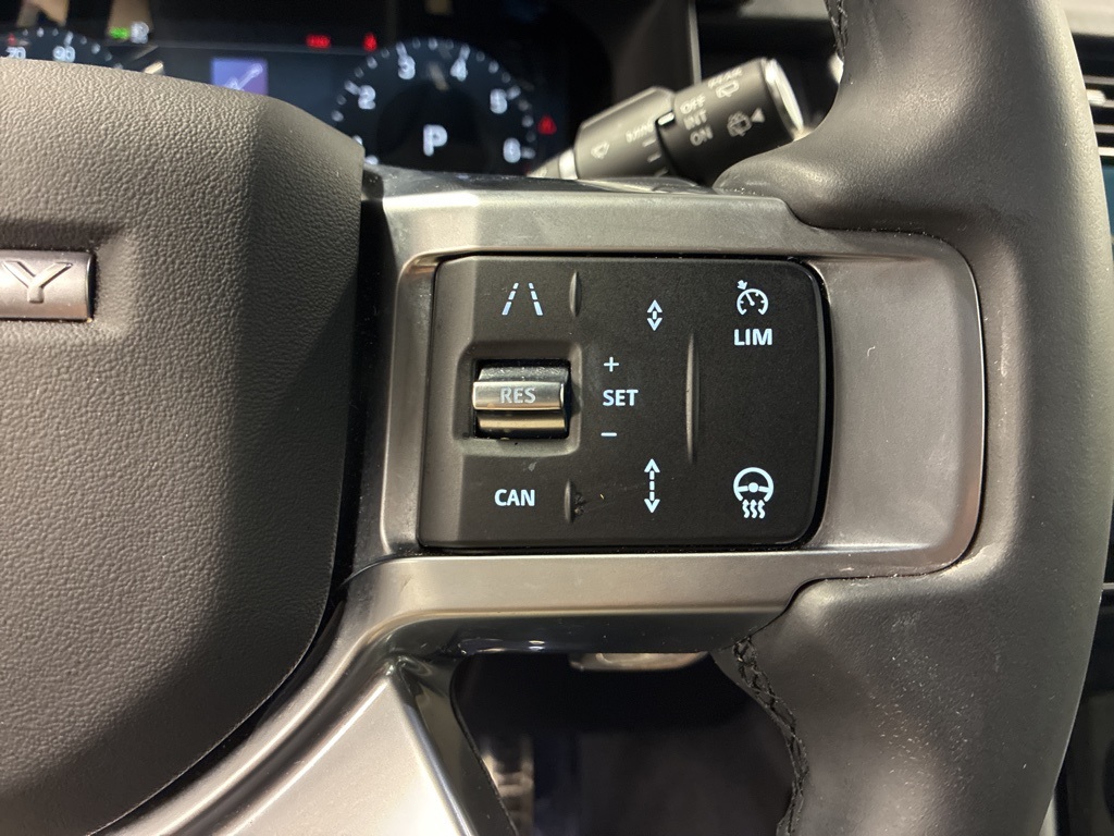 2024 Land Rover Discovery SE photo 17