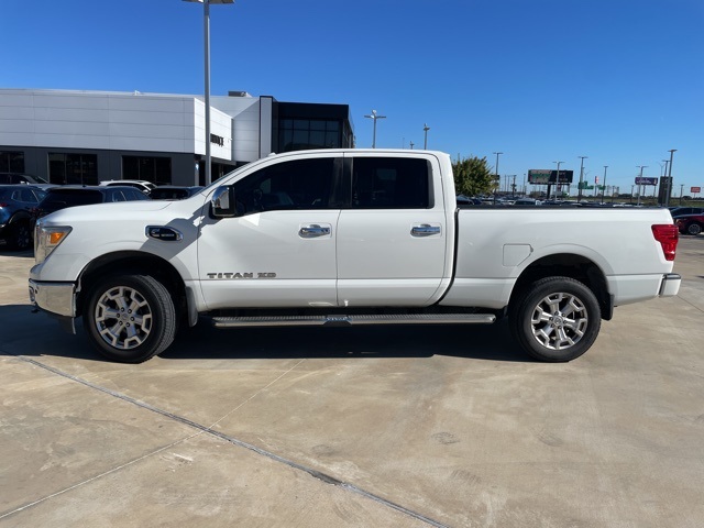 2017 Nissan Titan SV photo 2