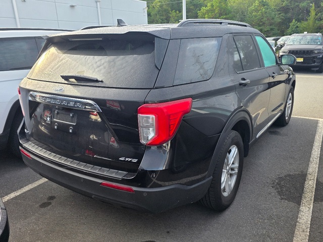 2023 Ford Explorer XLT photo 3