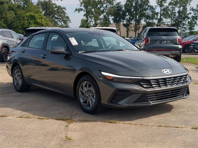 2025 Hyundai Elantra Hybrid Blue photo 3