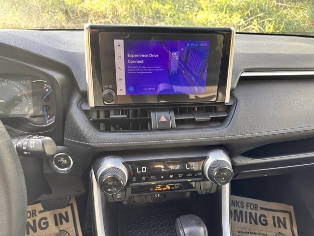 2024 Toyota RAV4 Hybrid XLE photo 25