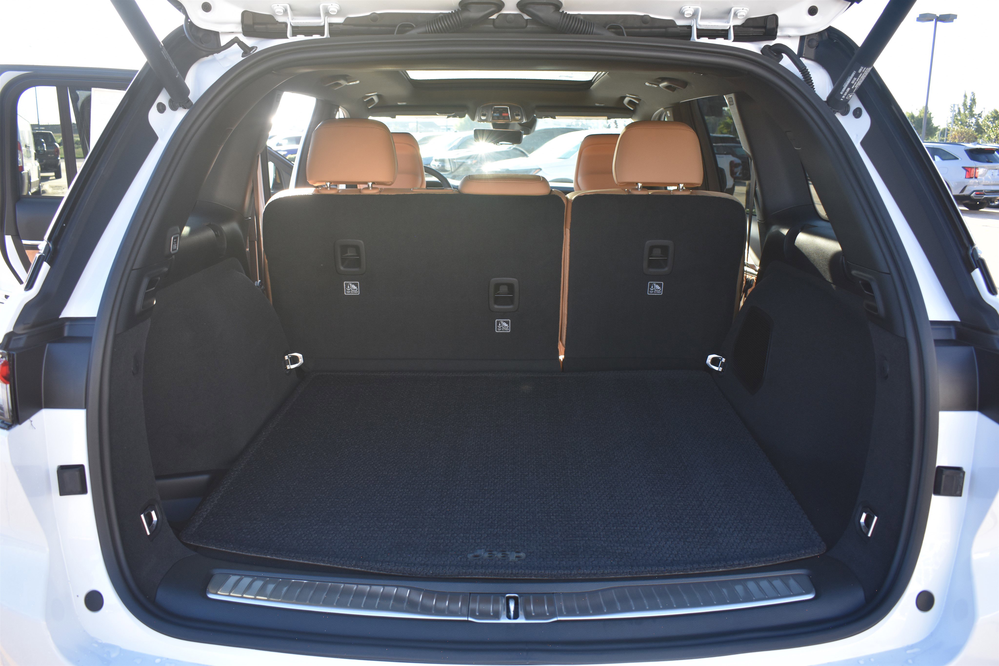 2025 Jeep Grand Cherokee Summit photo 11