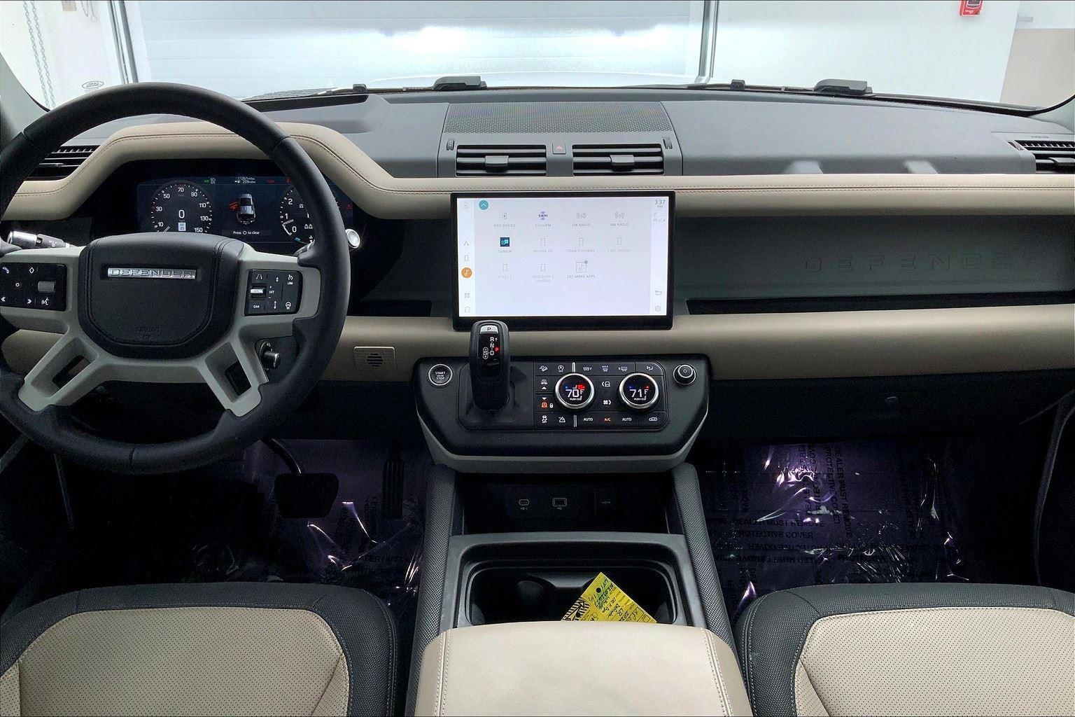 2022 Land Rover Defender X-Dynamic HSE 110 photo 15