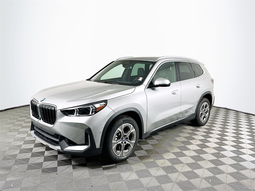 Used 2023 Space Silver Metallic BMW xDrive28i image 1