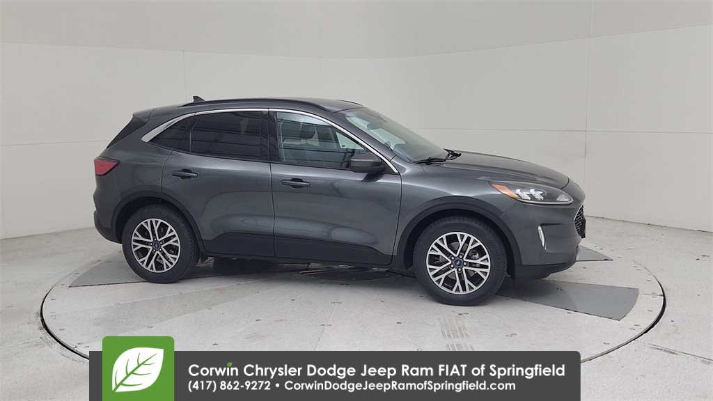 2020 Ford Escape SEL photo 17