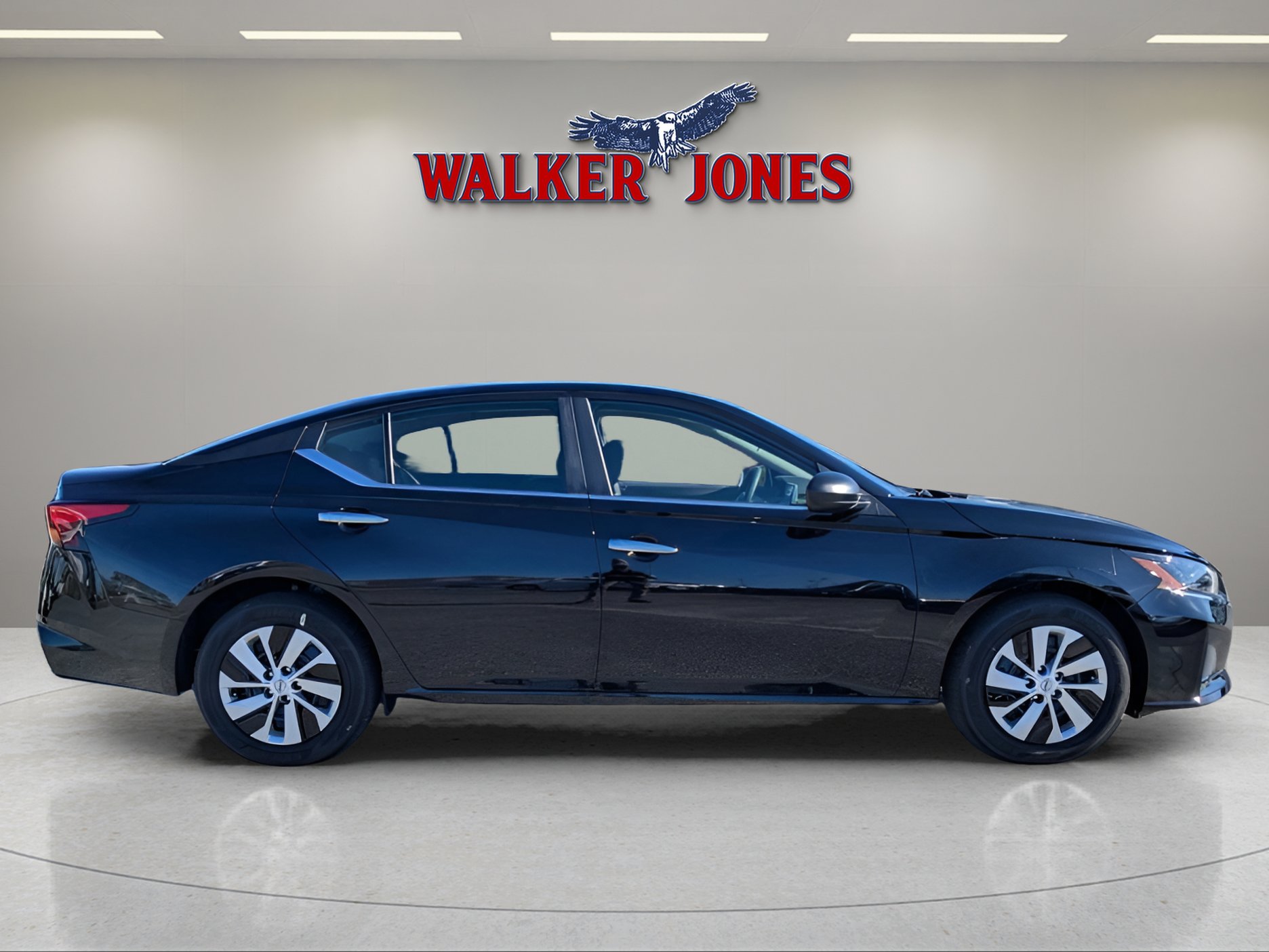 2025 Nissan Altima S photo 2