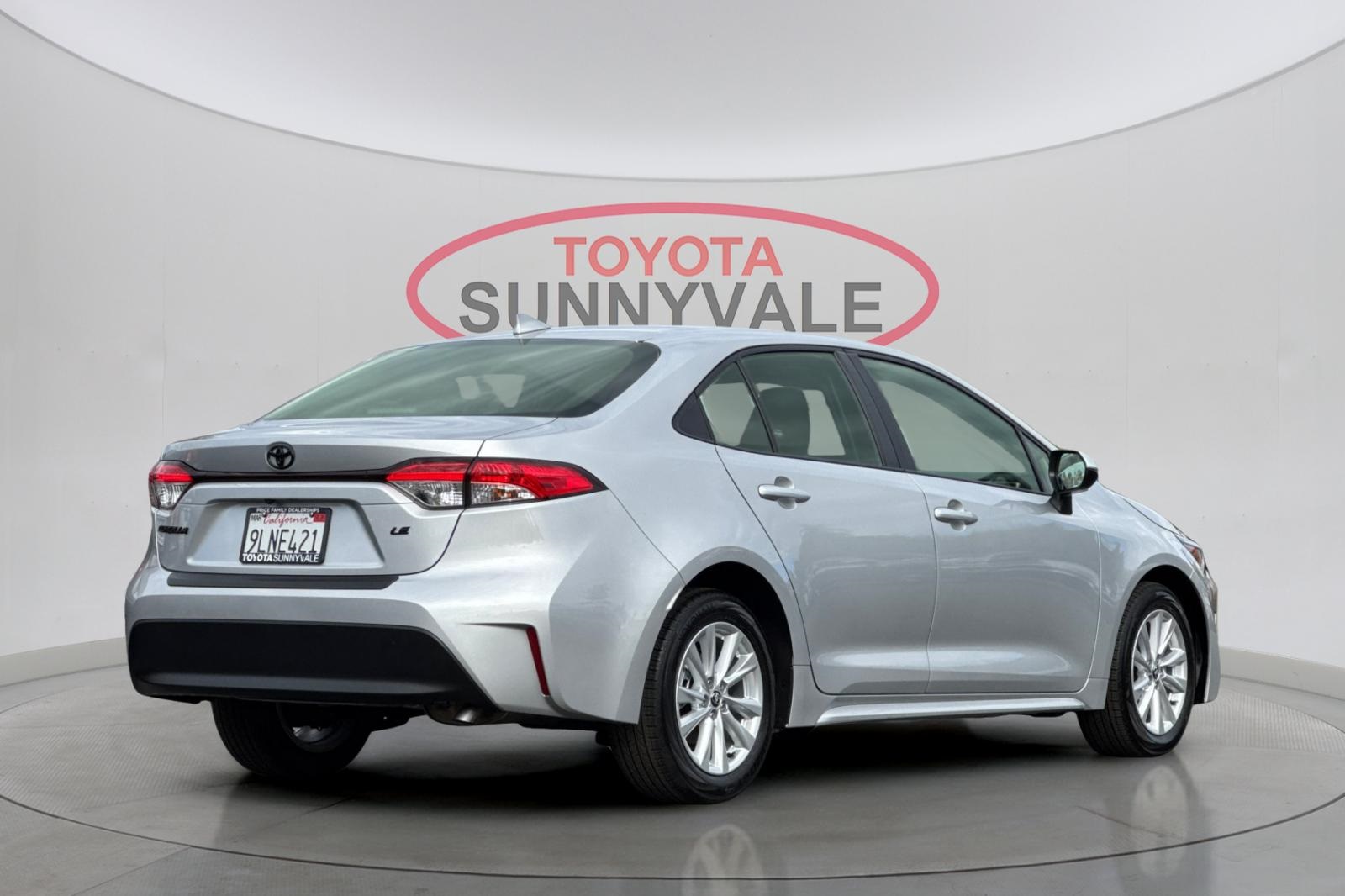 2024 Toyota Corolla LE Premium photo 2