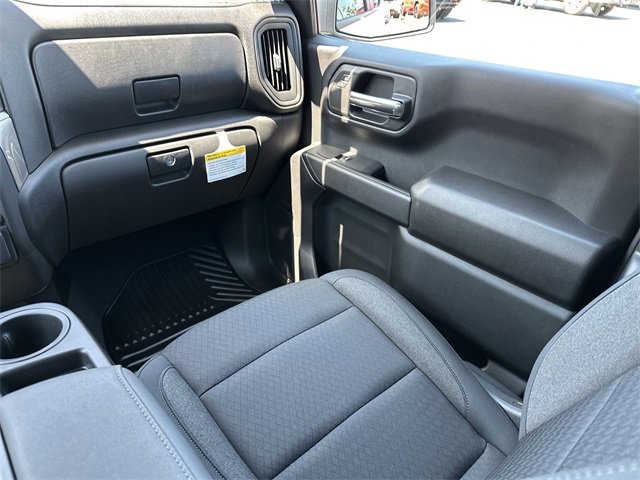 2026 Chevrolet Silverado Custom photo 14