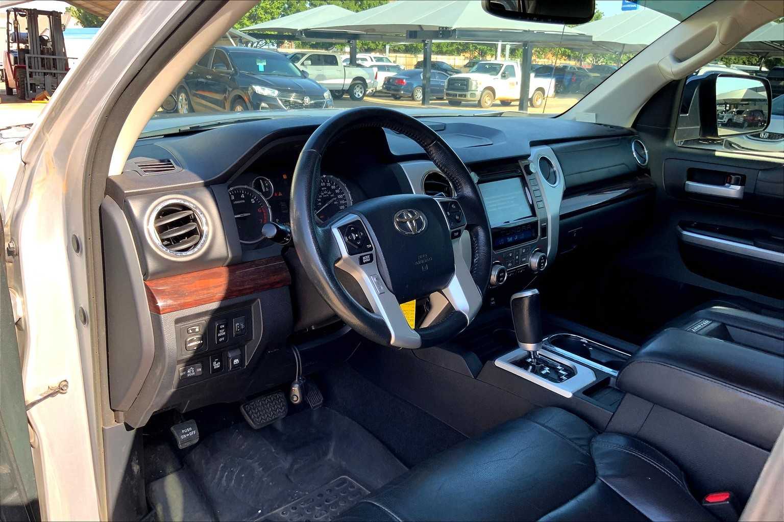 2017 Toyota Tundra Limited photo 16