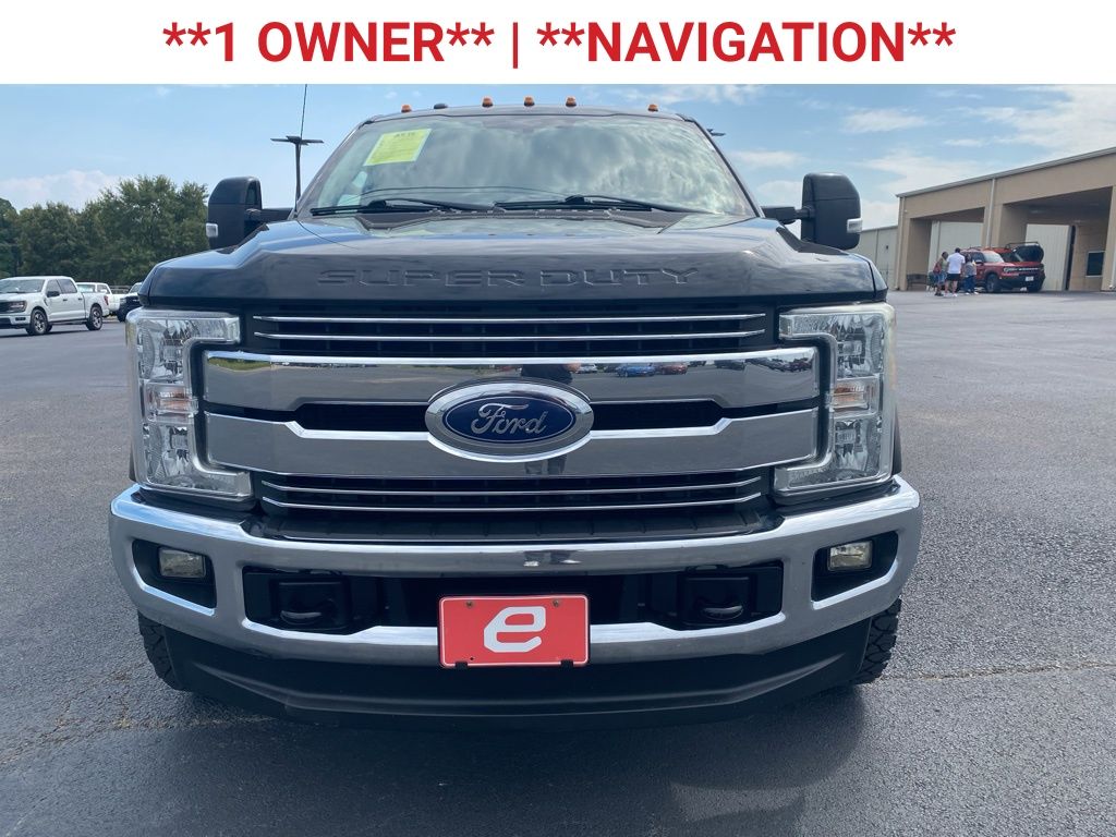2017 Ford F-250 Lariat photo 2