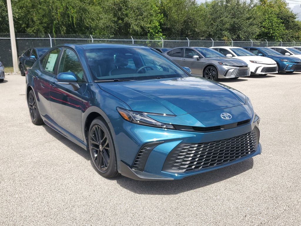 2026 Toyota Camry SE photo 3